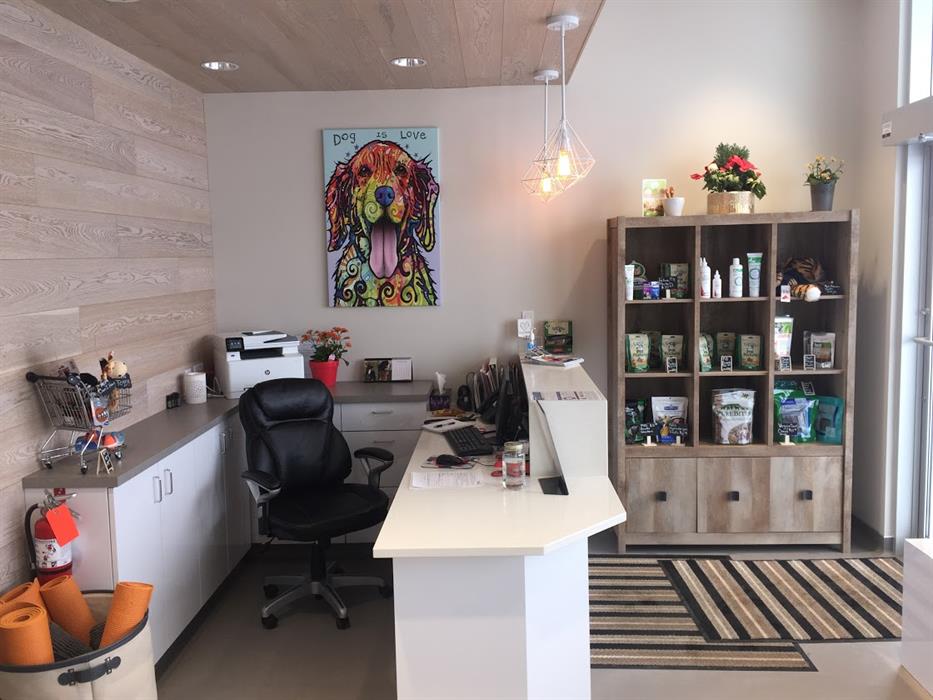 Happy Paws Vet Clinic | 1301 8 St SW #5, Airdrie, AB T4B 3Y2, Canada | Phone: (403) 299-0336