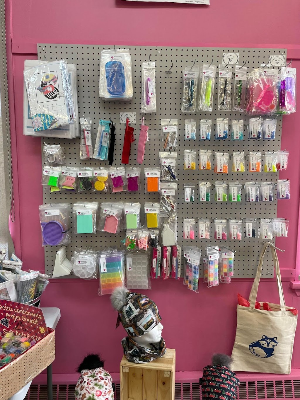 Hobby dépôt, siège social | 374 Rue Principale, Daveluyville, QC G0Z 1C0, Canada | Phone: (450) 288-1012
