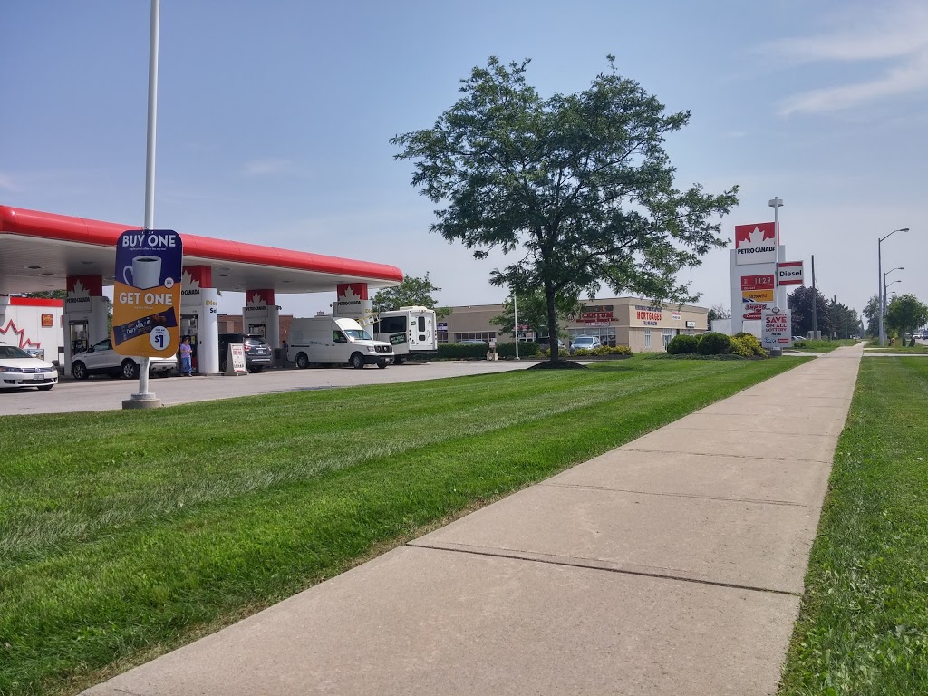 Petro-Canada | 1755 Albion Rd, Etobicoke, ON M9V 1C3, Canada | Phone: (416) 744-1481