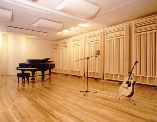 Raven Street Studios | 1540 Raven Ave, Ottawa, ON K1Z 7Y9, Canada | Phone: (613) 798-0070