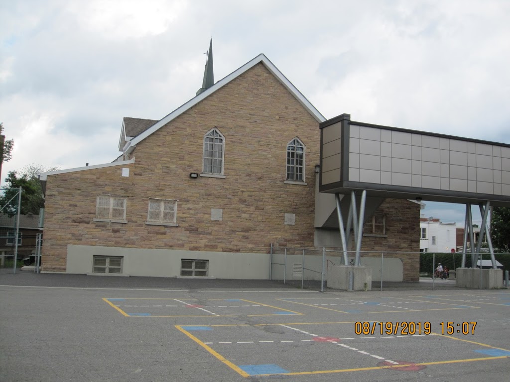 École Saint-Gabriel-Lalemant | 45 Boulevard Jutras E, Victoriaville, QC G6P 4K6, Canada | Phone: (819) 752-9659