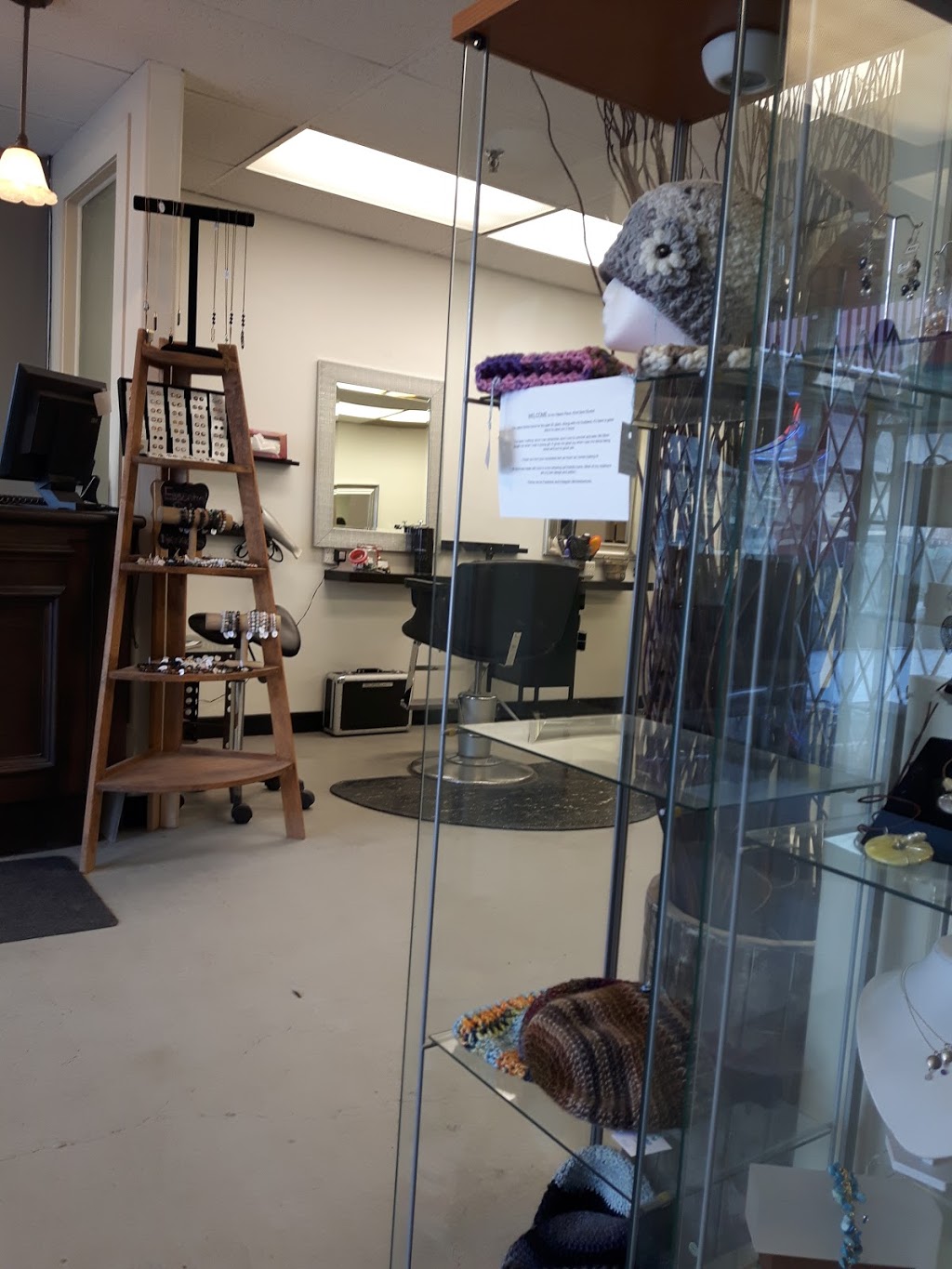 Turning Heads Salon | 1829 Ranchlands Blvd NW, Calgary, AB T3G 2A7, Canada | Phone: (403) 239-5465