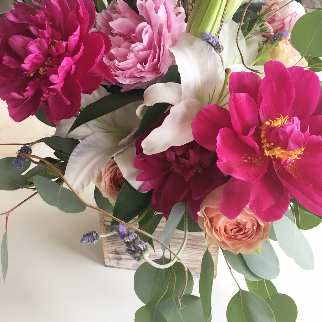 Black Earth Floral Gallery | 5149 Country Hills Blvd NW, Calgary, AB T3A 5K8, Canada | Phone: (403) 452-9707