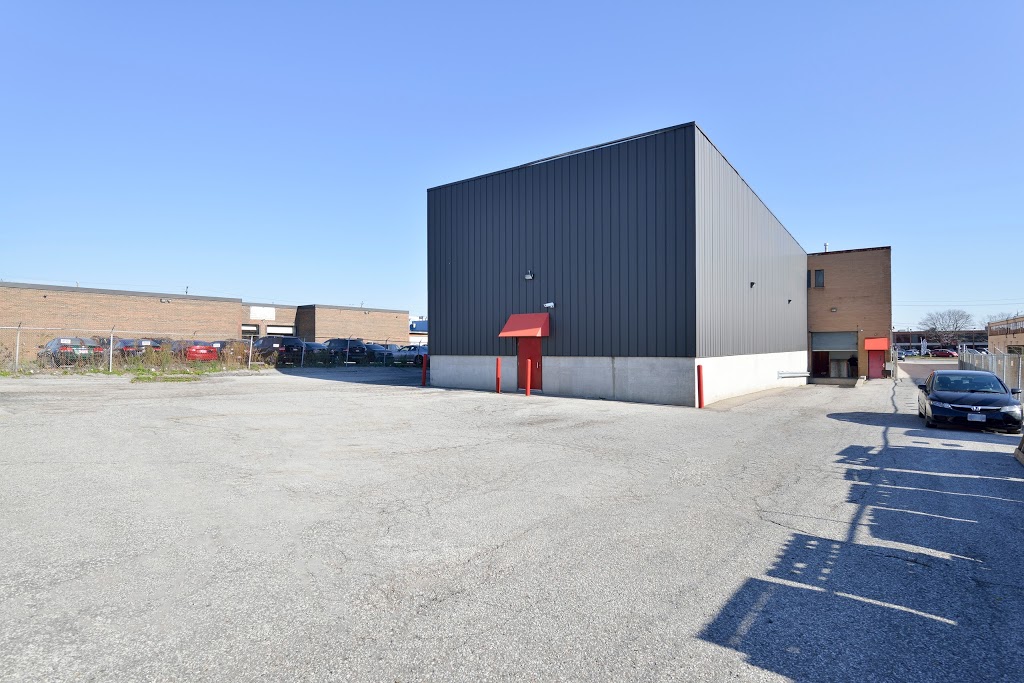 Centron Self Storage | 4500 Chesswood Dr, North York, ON M3J 2B9, Canada | Phone: (416) 739-0000