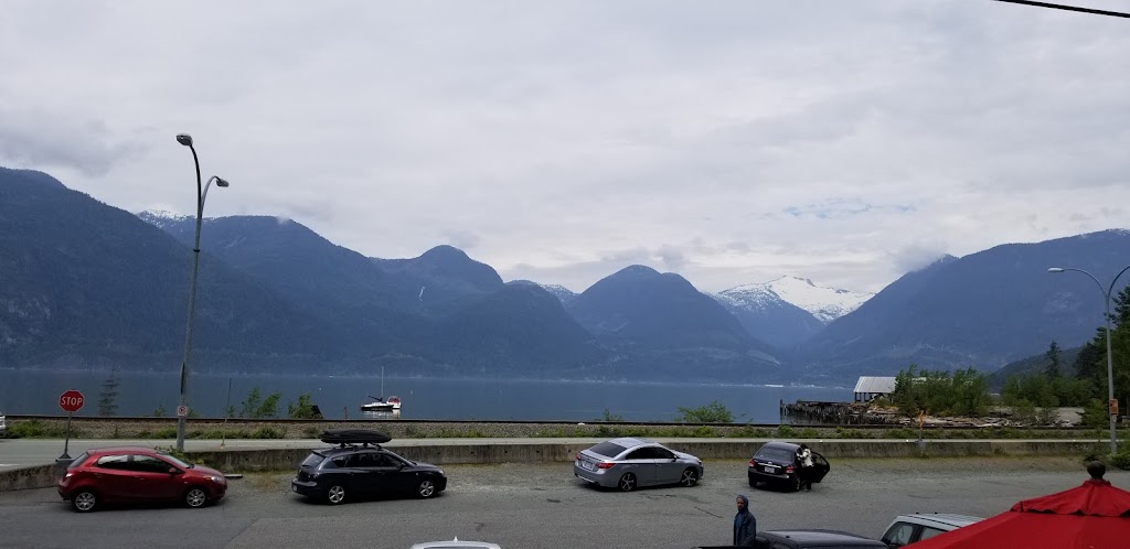 Minaty Bay | 27154 Sea-to-Sky Hwy, Britannia Beach, BC V0N 1J0, Canada | Phone: (604) 896-2339