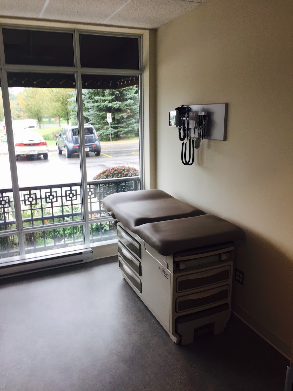 Central Park Medical Clinic | 314 Central Park Dr Unit 6, Ottawa, ON K2C 0R2, Canada | Phone: (613) 728-0608