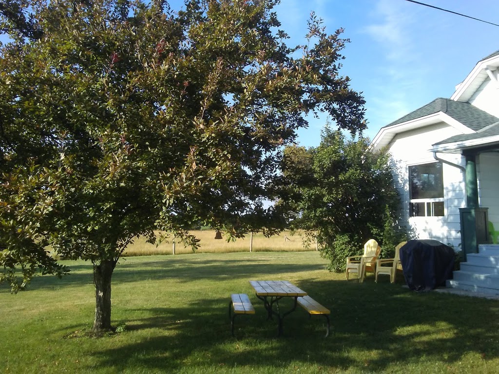 Hannas Irish Vacation Farmhouse | 724 Port Maitland Rd, Dunnville, ON N1A 2W6, Canada | Phone: (905) 774-7028