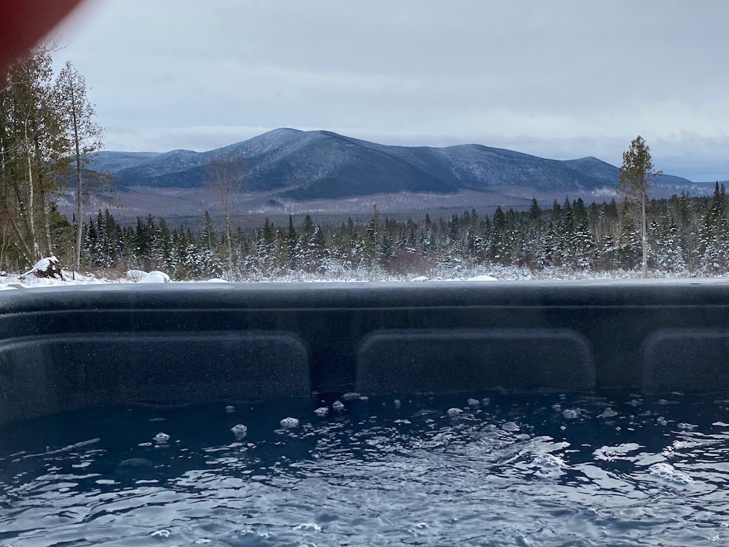 Chalet Malamut | 115 Chem. Roi-du-Mont, Woburn, QC G0Y 1R0, Canada | Phone: (819) 544-9662