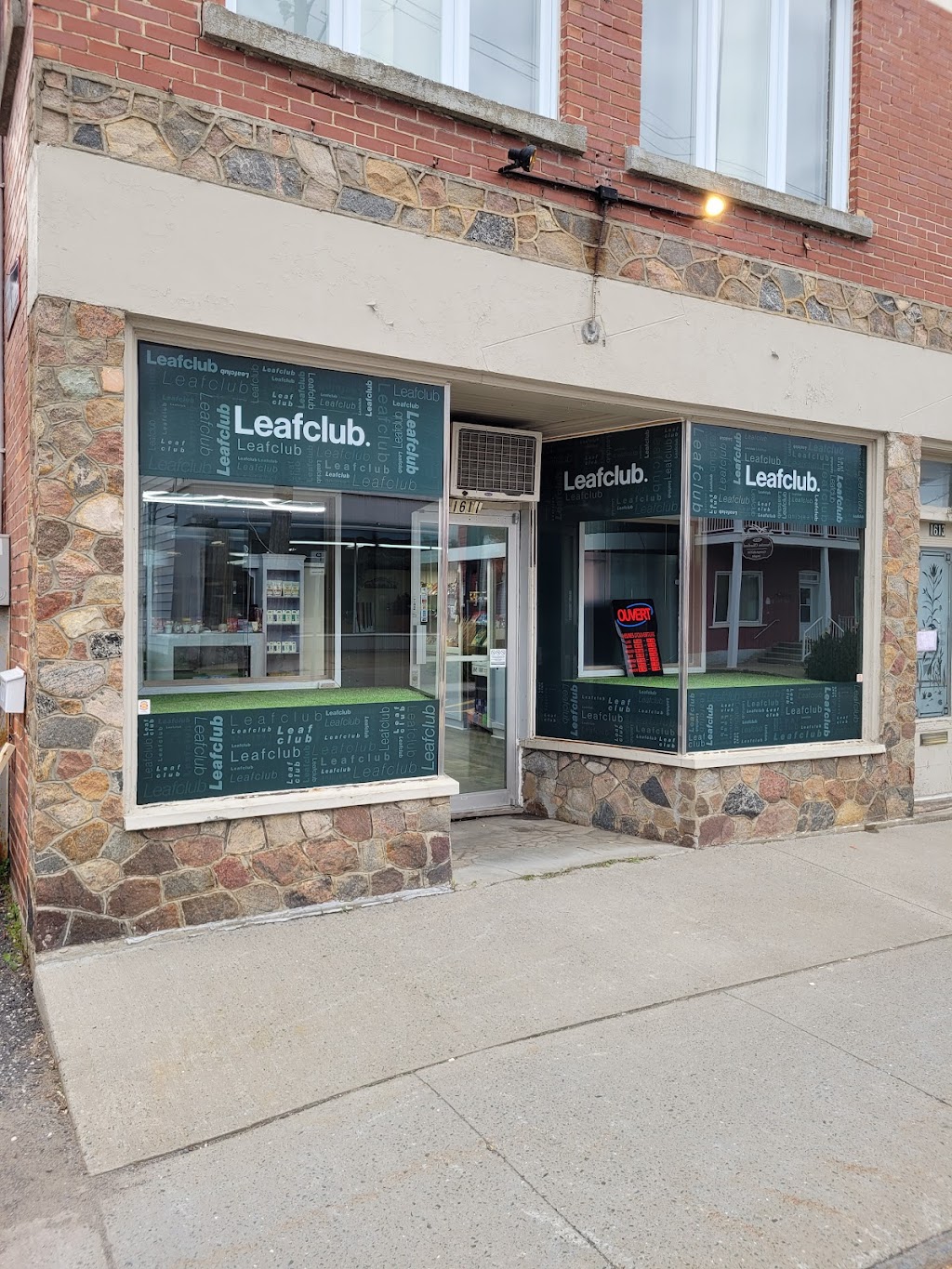 Leafclub. Plessisville | 1611 Av. Saint-Louis, Plessisville, QC G6L 2N1, Canada | Phone: (418) 333-6143