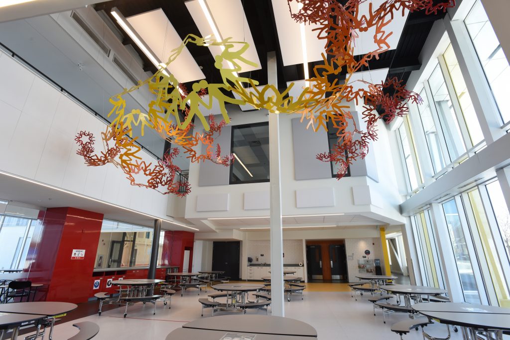 LOrée-du-parc Primary School | 7500 Rue Jean-Chevalier, LaSalle, QC H8N 2J4, Canada | Phone: (514) 748-4644