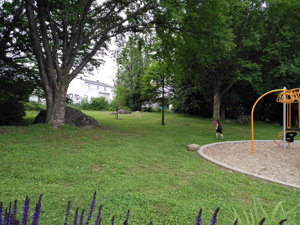 Parc de la Joie-de-Vivre | 1545 Rue du Loriot, Saint-Émile, QC G3E, Canada | Phone: (418) 641-6007