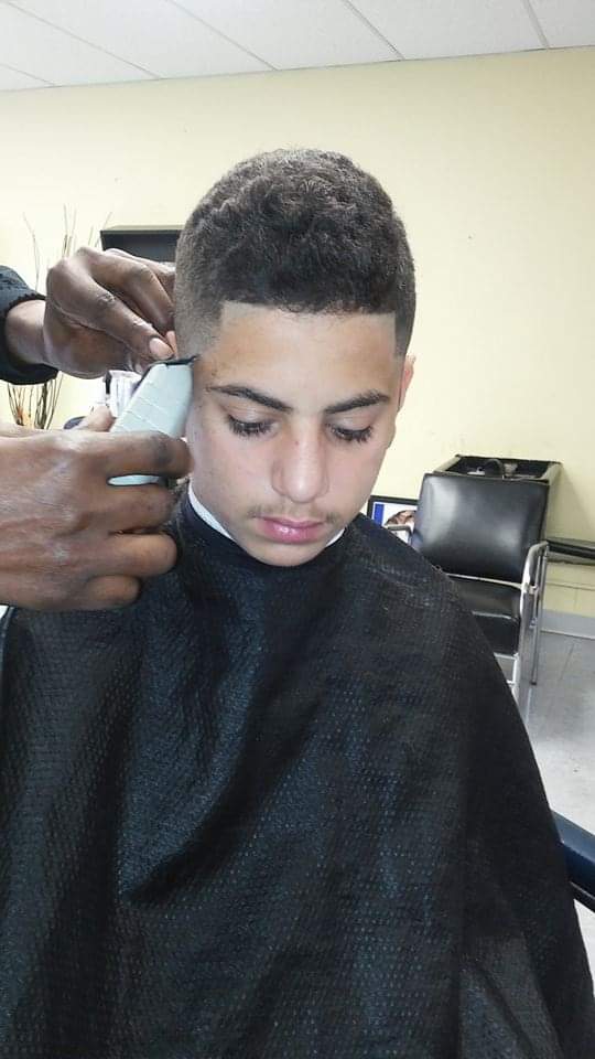 Cool Cut Hair Designs For Men & Women | 619 Center St, Ottawa, ON K1K 2N8, Canada | Phone: (613) 600-4312
