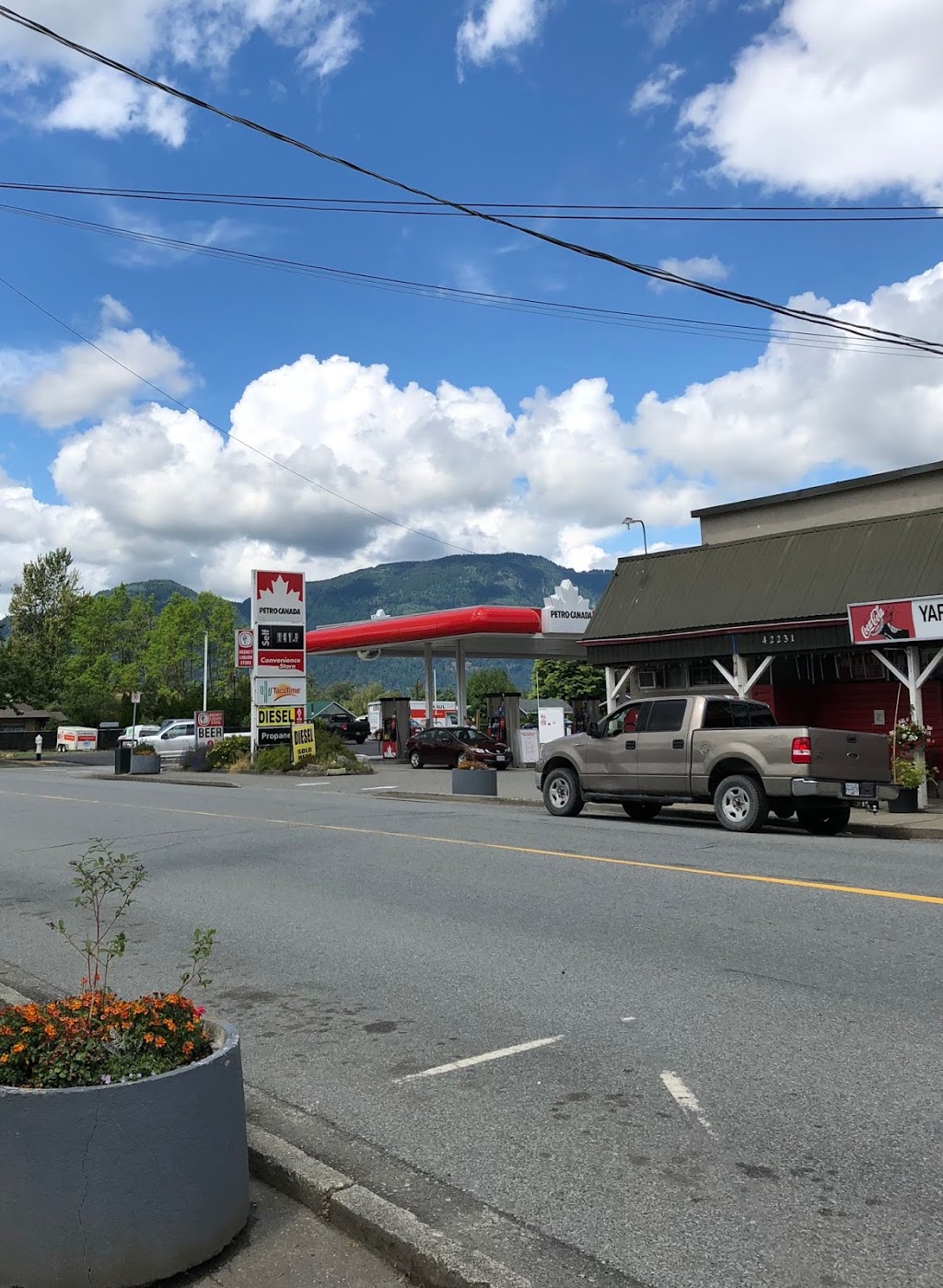 Yarrow Petro-Canada | 42221 Yarrow Central Rd, Chilliwack, BC V2R 5E3, Canada | Phone: (604) 823-4200