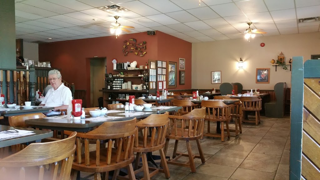 Queens Coach Family Restaurant | 2845 St Paul Ave, Niagara Falls, ON L2J 2L3, Canada | Phone: (905) 374-8921