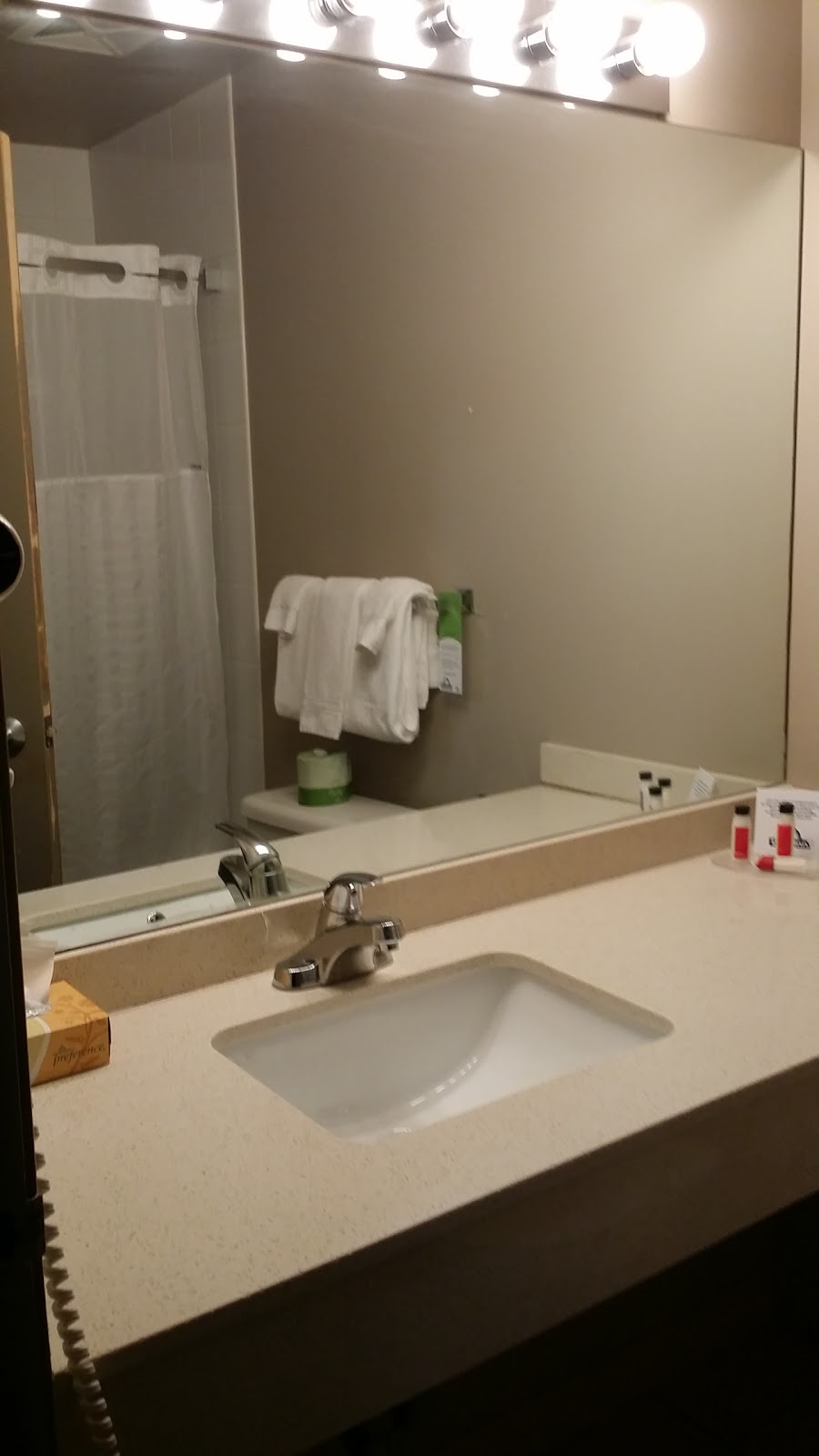 Days Inn by Wyndham Woodstock | 560 Norwich Avenue, 401 Hwy Exit 232, Woodstock, ON N4V 1C6, Canada | Phone: (226) 242-0474