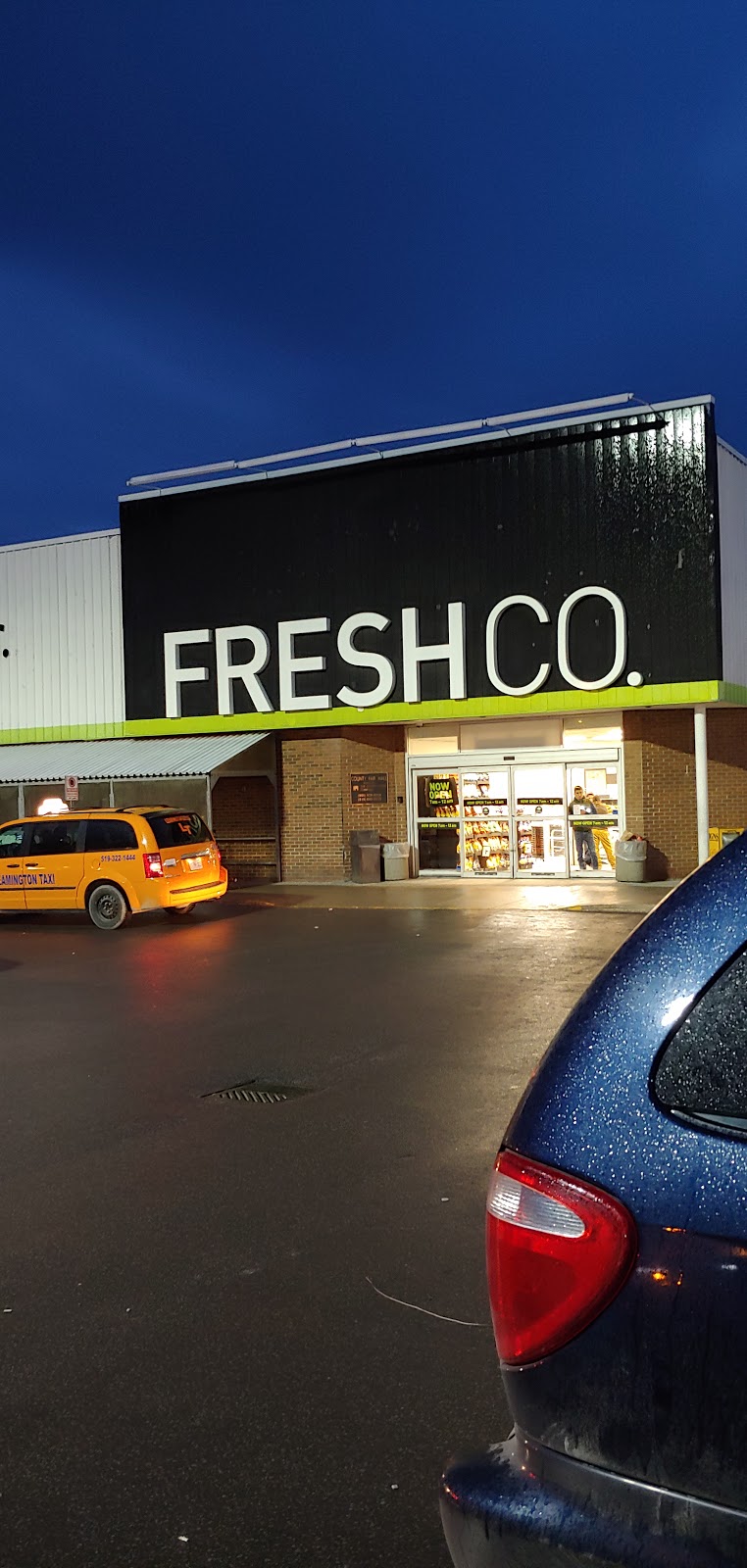 FreshCo Leamington Erie Street | 250 Erie St S, Leamington, ON N8H 3C5, Canada | Phone: (519) 322-0713