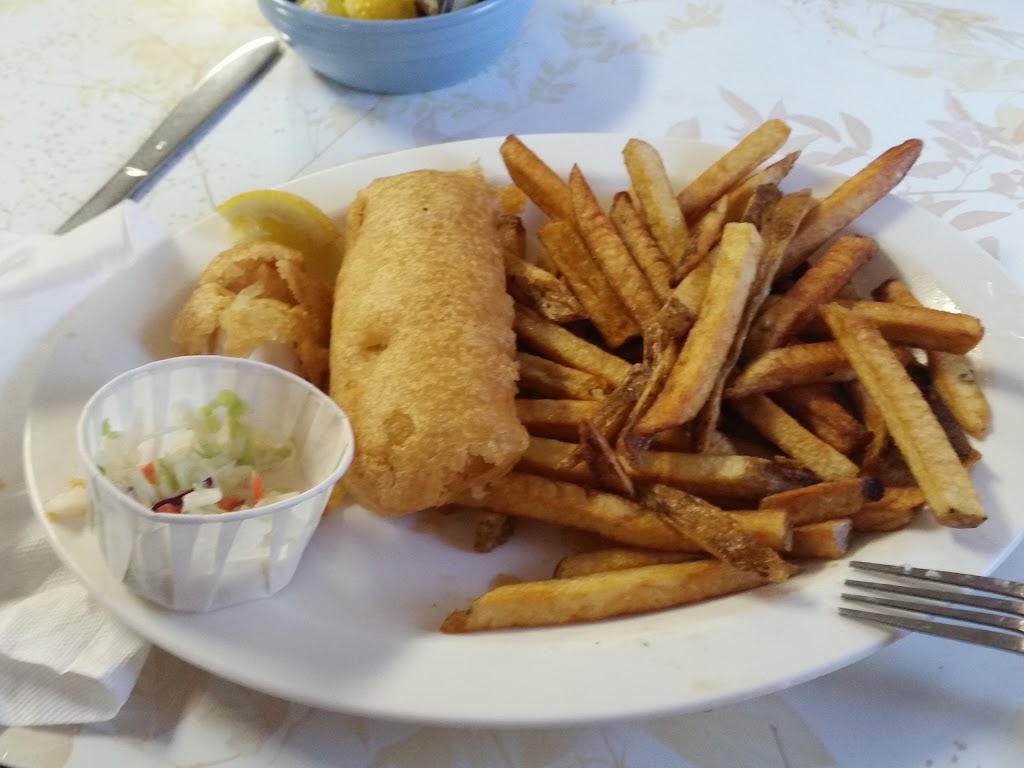 Blue Bird Cafe | 108 Centre St, Regina Beach, SK S0G 4C0, Canada | Phone: (306) 729-2385
