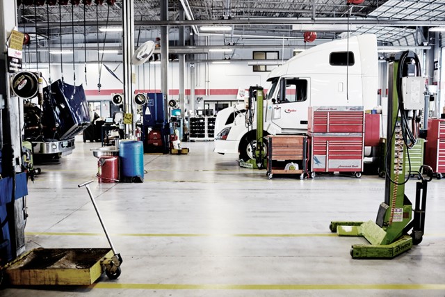 Ryder Truck Maintenance Shop | 2393 Stevenage Dr, Ottawa, ON K1G 3W1, Canada | Phone: (613) 247-3333