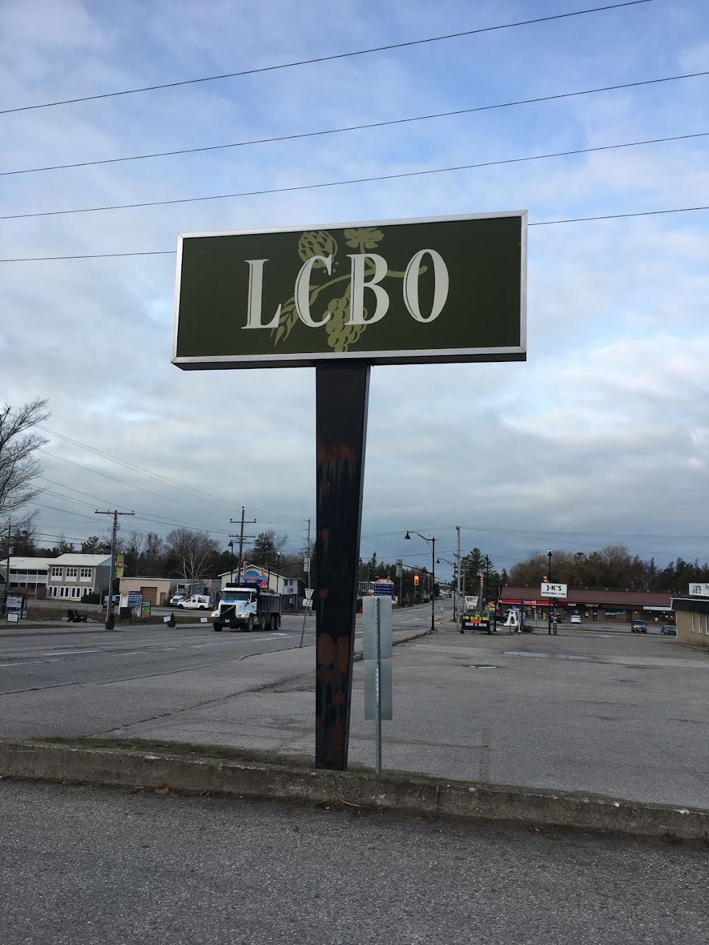 LCBO | 611 Main St, Sauble Beach, ON N0H 2G0, Canada | Phone: (519) 422-2004