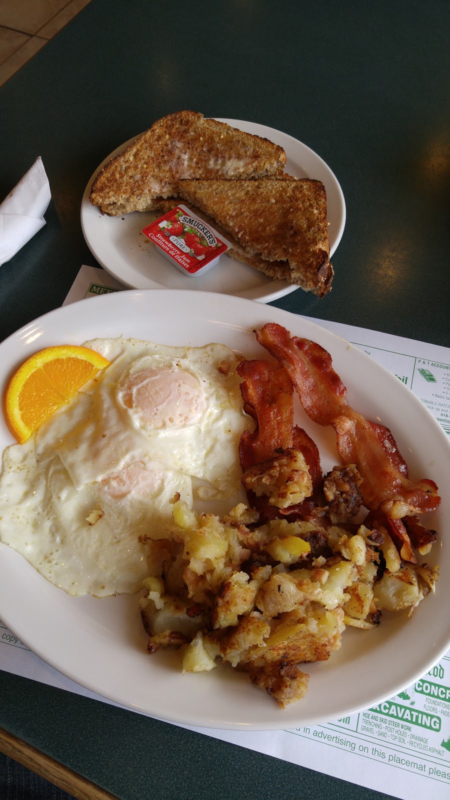 MacPhersons Restaurant | 8512 Lakeshore Rd, Thedford, ON N0M 2N0, Canada | Phone: (519) 243-2990