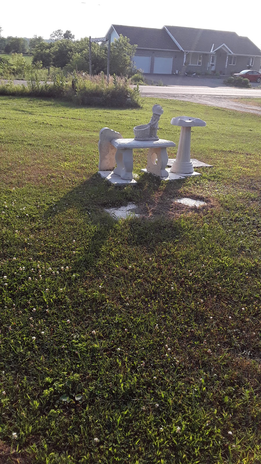 W & G LAWN ORNAMENTS | 28 Anderson Dr, Beachburg, ON K0J 1C0, Canada | Phone: (613) 582-3453