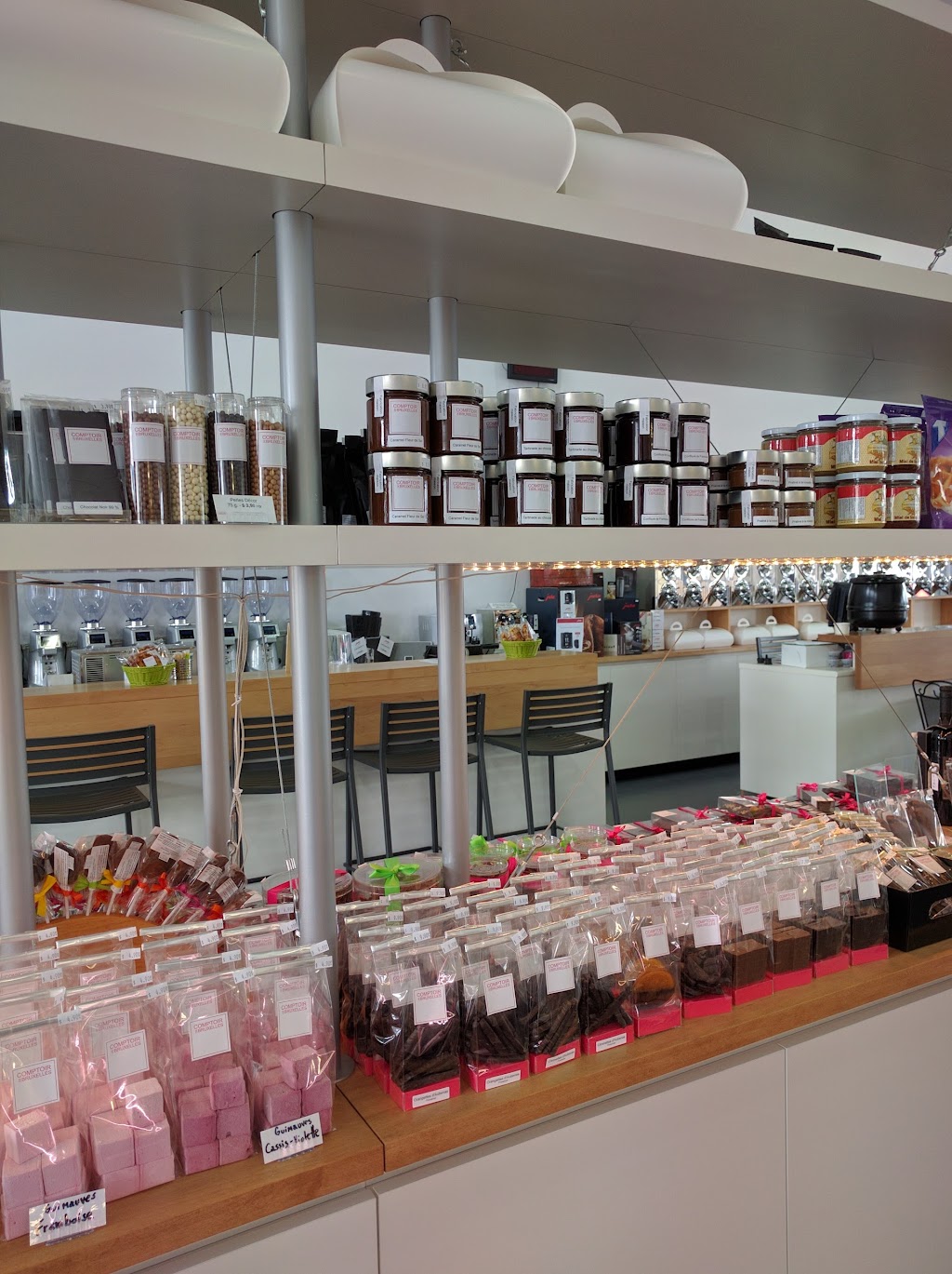 Délices de Bruxelles | 289 Bd Harwood, Vaudreuil-Dorion, QC J7V 1Y6, Canada | Phone: (450) 218-2010