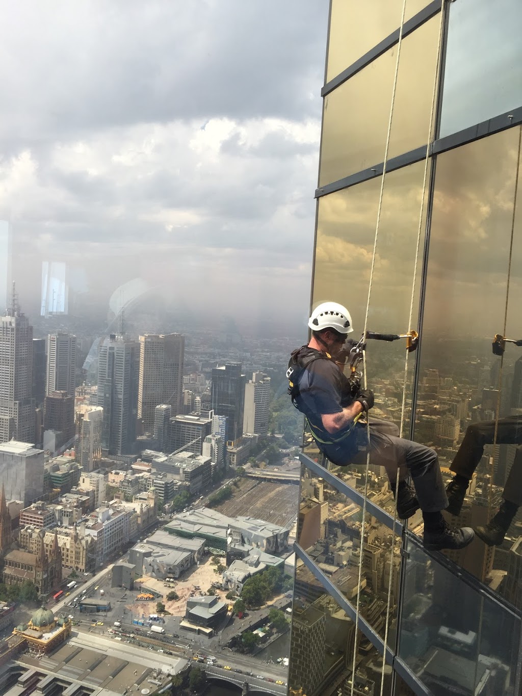 Himalayas Window Cleaner Toronto . | 2307 Lake Shore Blvd W B3, Etobicoke, ON M8V 1A6, Canada | Phone: (416) 846-9963