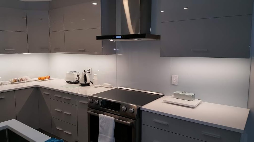 Phoenix Glass & Aluminum Ltd | 190 Colonnade Rd S Unit 14B, Nepean, ON K2E 7J5, Canada | Phone: (613) 521-7249