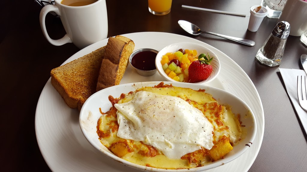 Batifol Bar & Grill | 3401 Boulevard Sainte-Anne, Québec, QC G1E 3L4, Canada | Phone: (418) 666-5141