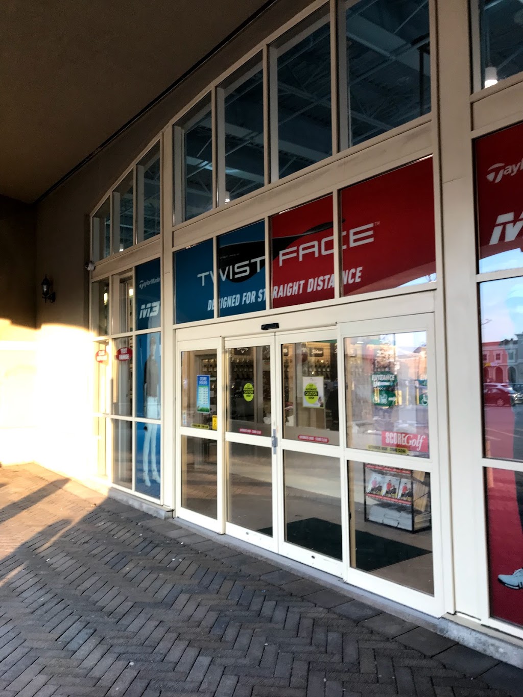 Golf Town | 147 Laird Dr, East York, ON M4G 4K1, Canada | Phone: (416) 467-5395
