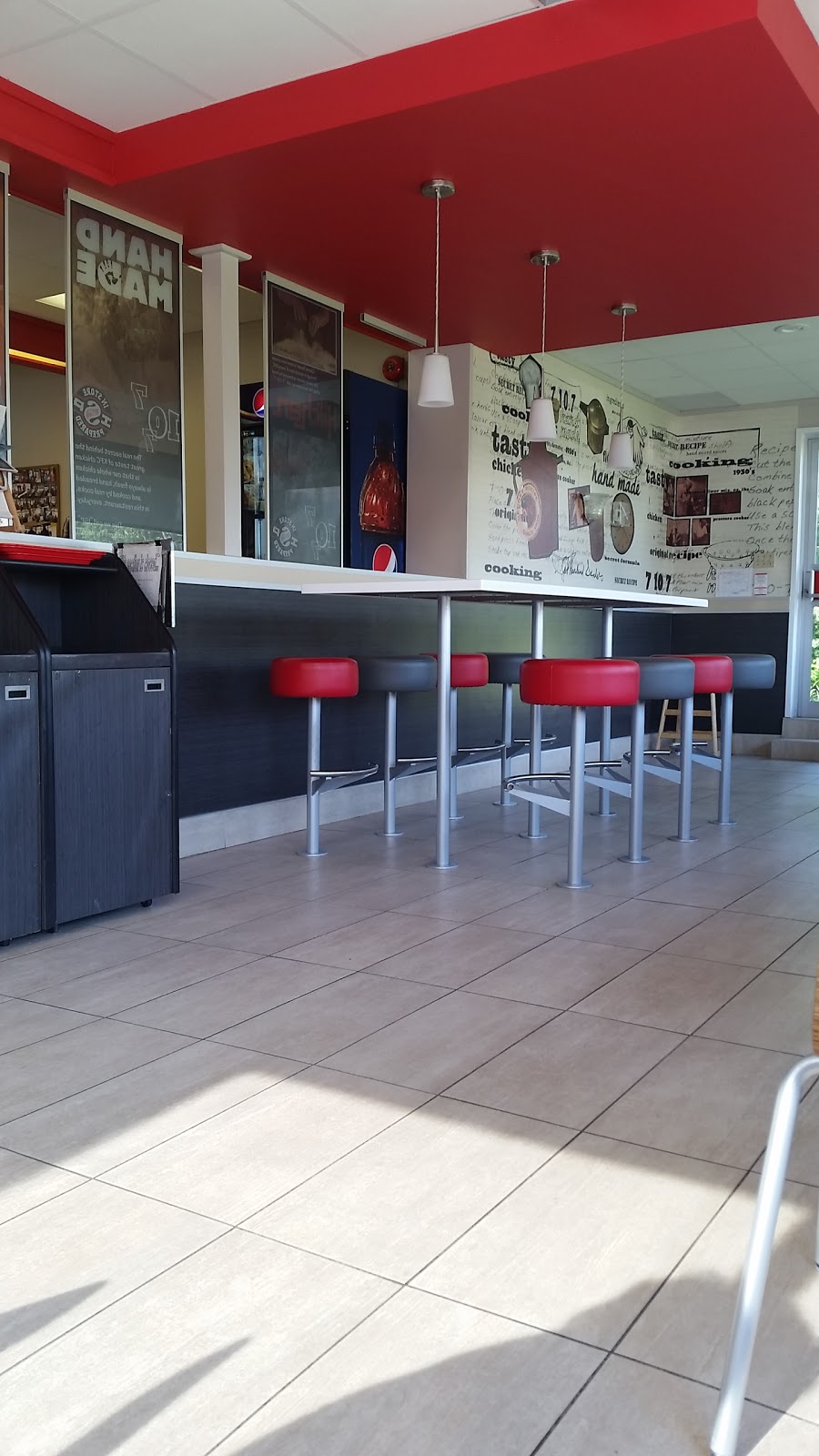 KFC | 350 Winewood Ave E, Gravenhurst, ON P1P 1B7, Canada | Phone: (705) 687-2395