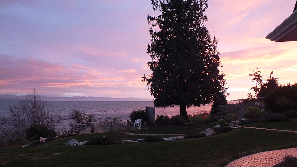 Eagle View Vacation Rental Parksville B.C. | 923 Glenhale Crescent, Parksville, BC V9P 1Z7, Canada | Phone: (250) 927-7030