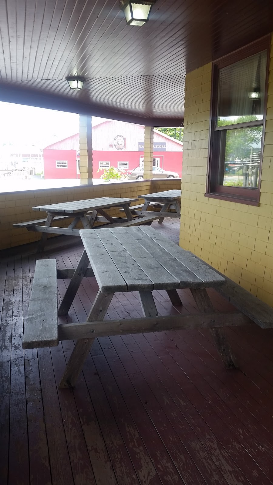 Golden Pond Restaurant | 73 Henry Hensey Dr, Liverpool, NS B0T 1K0, Canada | Phone: (902) 354-5186