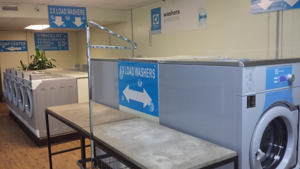 Super Wash n Dry | 2741 Danforth Ave, Toronto, ON M4C 1L8, Canada | Phone: (647) 351-4445