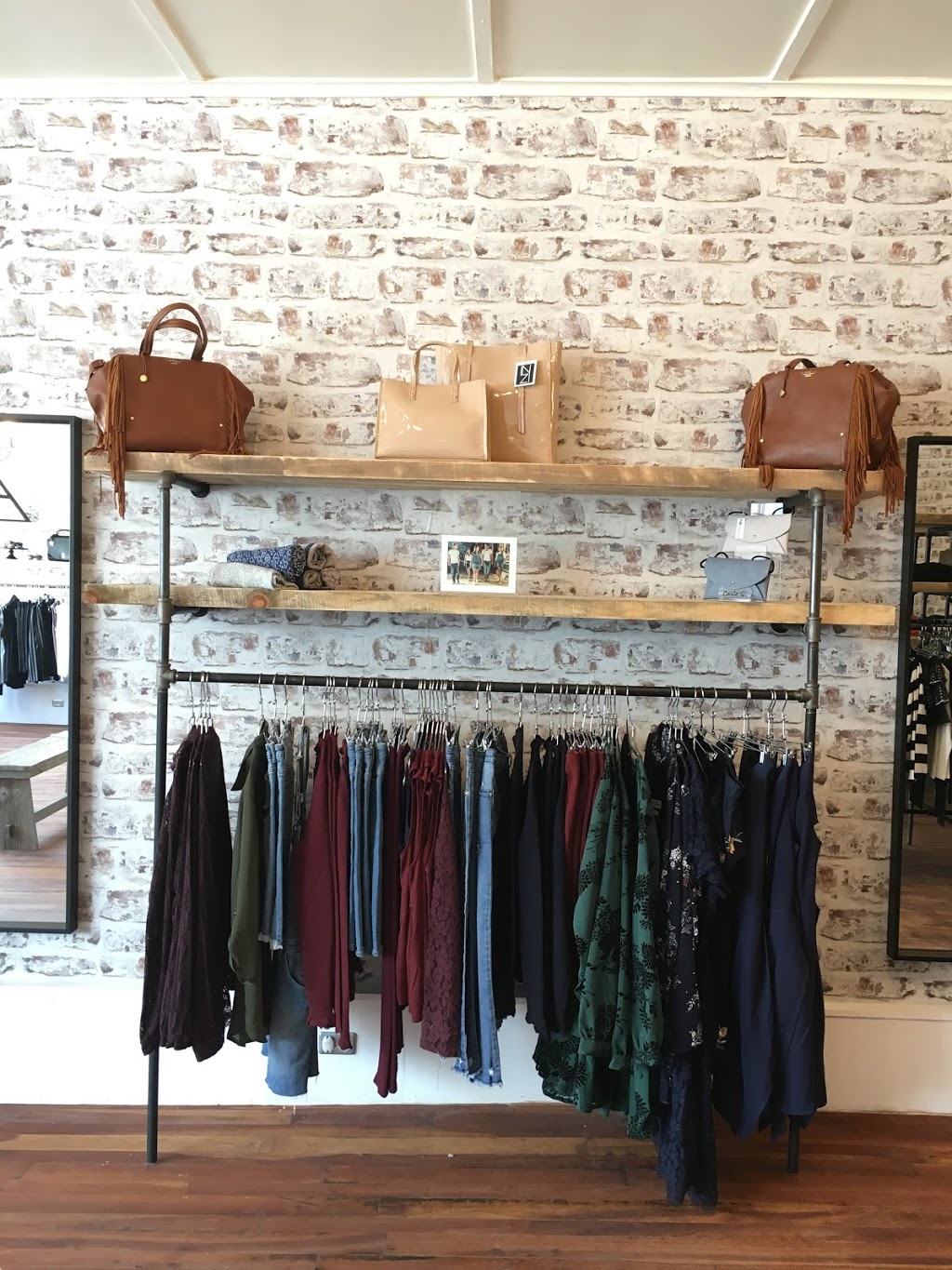 On Trend | 43 Main St W, Norwich, ON N0J 1P0, Canada | Phone: (519) 777-4011