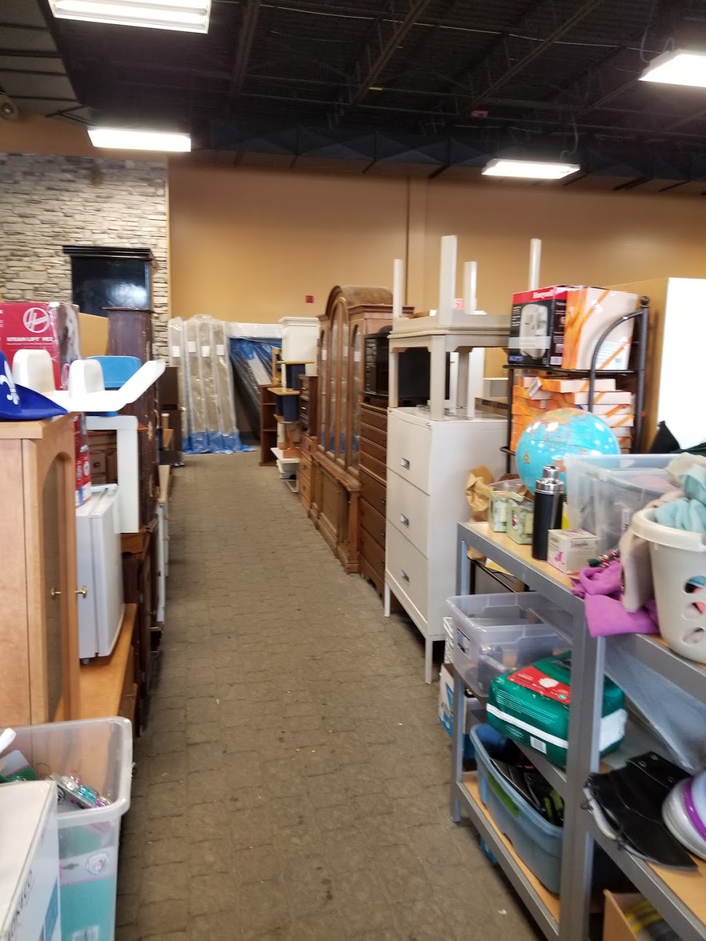 Salvation Army | 815 Boulevard Wilfrid-Hamel, Québec, QC G1M 2R6, Canada | Phone: (418) 641-0050