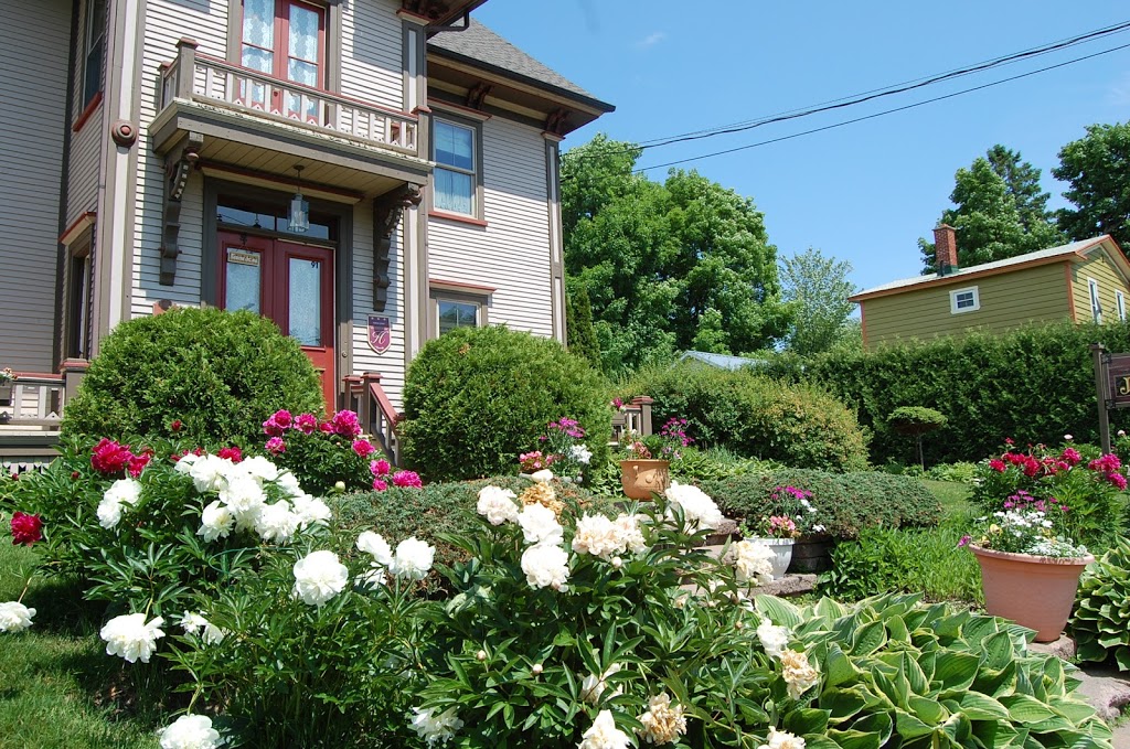 Auberge Jeffery | 91 Rue Water, Danville, QC J0A 1A0, Canada | Phone: (819) 839-2711