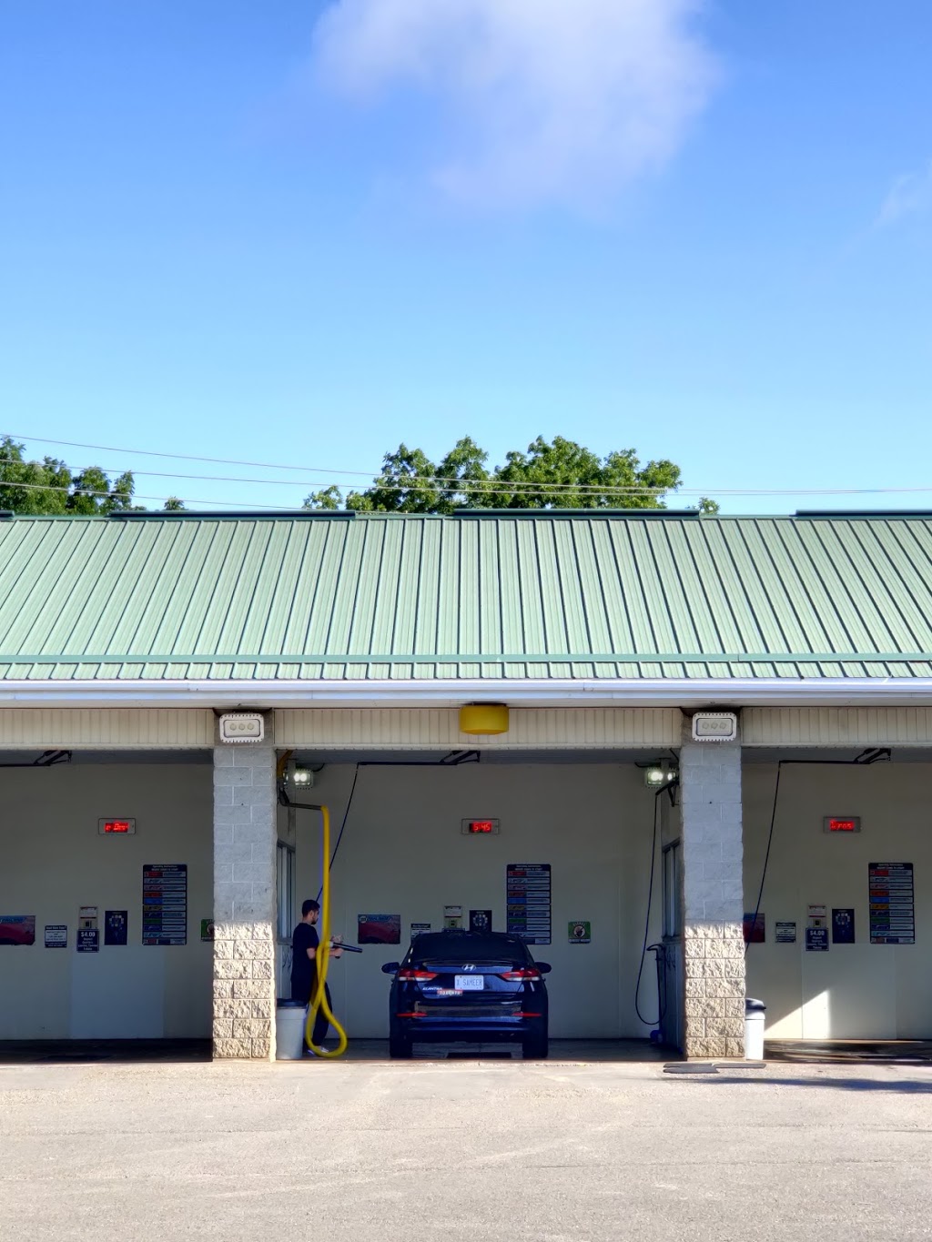 Woodstock U Wash | 36 Mill St, Woodstock, ON N4S 7V6, Canada | Phone: (519) 539-5735