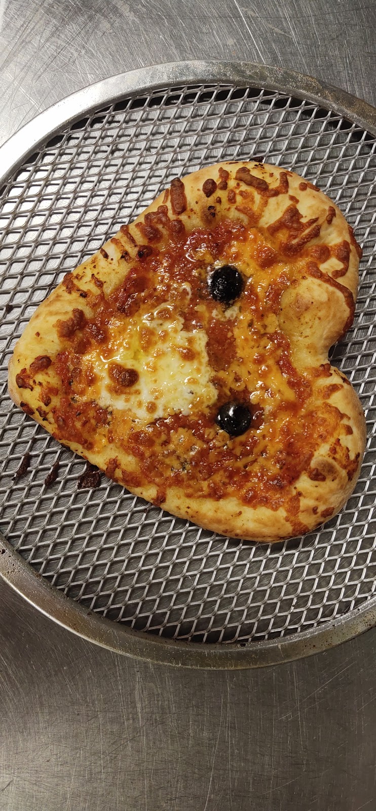 PIZZA GIRLS & KATCH | 575 Main St, Dartmouth, NS B2W 6A4, Canada | Phone: (902) 460-4444