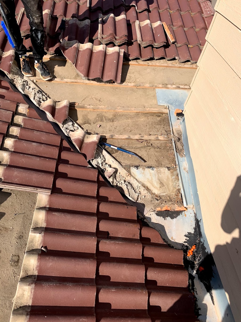 Ruben The Roofer | 230105 Range Rd 284A, Rocky View, AB T2X 0G8, Canada | Phone: (403) 635-8236