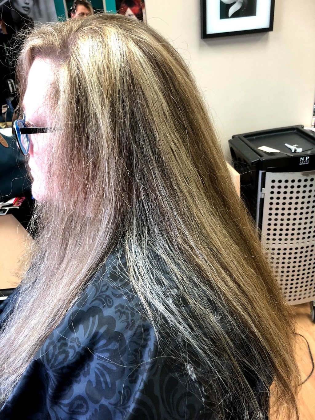 Bombshells Beauty Bar | 4815 Centre St NW, Calgary, AB T2E 2Z6, Canada | Phone: (403) 520-0322