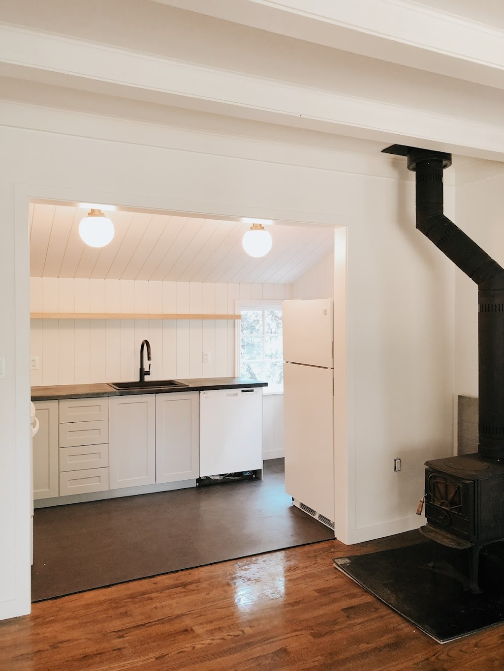 Revere Interior Construction | 2786 Vantilburg Crescent, Victoria, BC V9B 3K4, Canada | Phone: (250) 661-0176