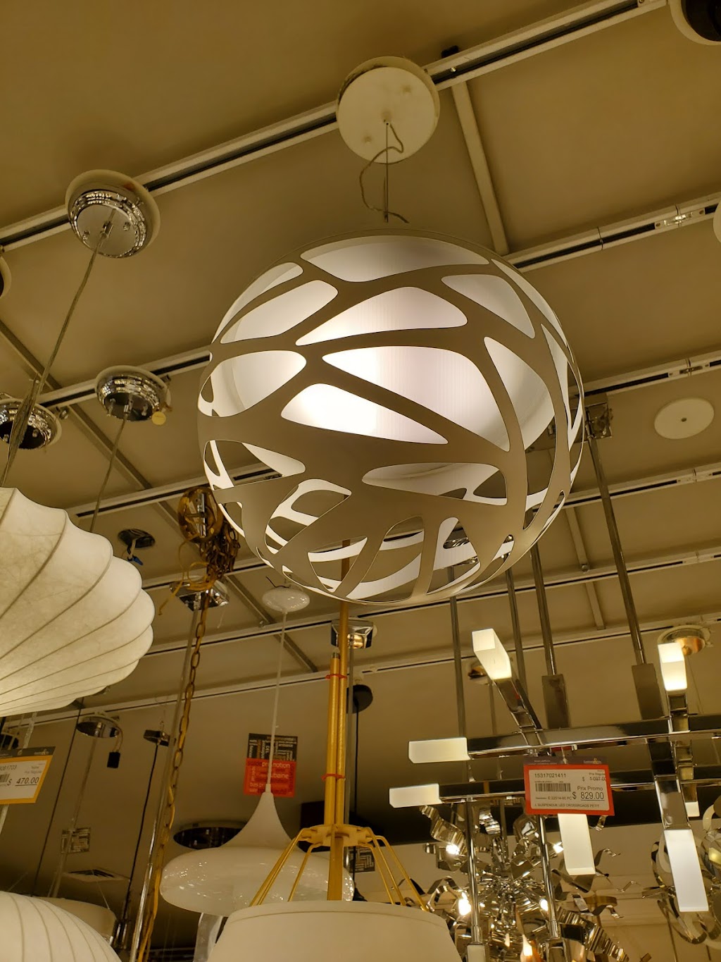 Luminaires & Cie. | 1946 Boul. le Corbusier, Laval, QC H7S 2K1, Canada | Phone: (450) 688-0936