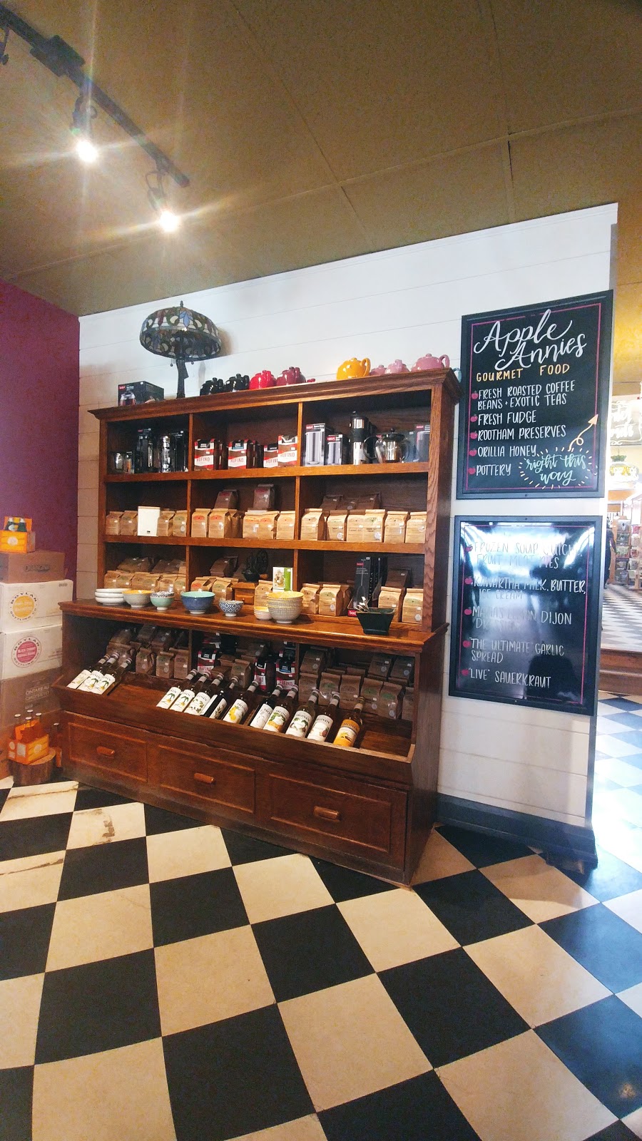 Apple Annies Cafe | 101 Mississaga St E, Orillia, ON L3V 1V6, Canada | Phone: (705) 326-7778