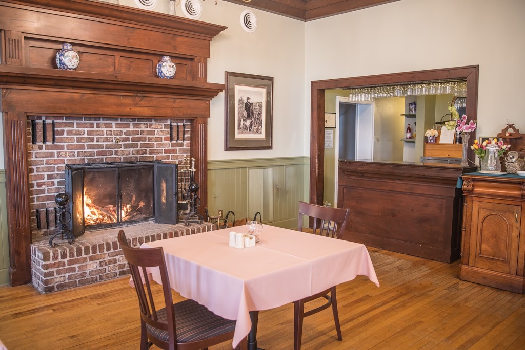Braeside Country Inn | 126 Front St, Pictou, NS B0K 1H0, Canada | Phone: (902) 485-5046