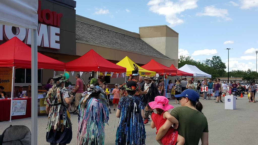 Clarkson Village Shopping Centre | 1865 Lakeshore Rd W, Mississauga, ON L5J 4P1, Canada
