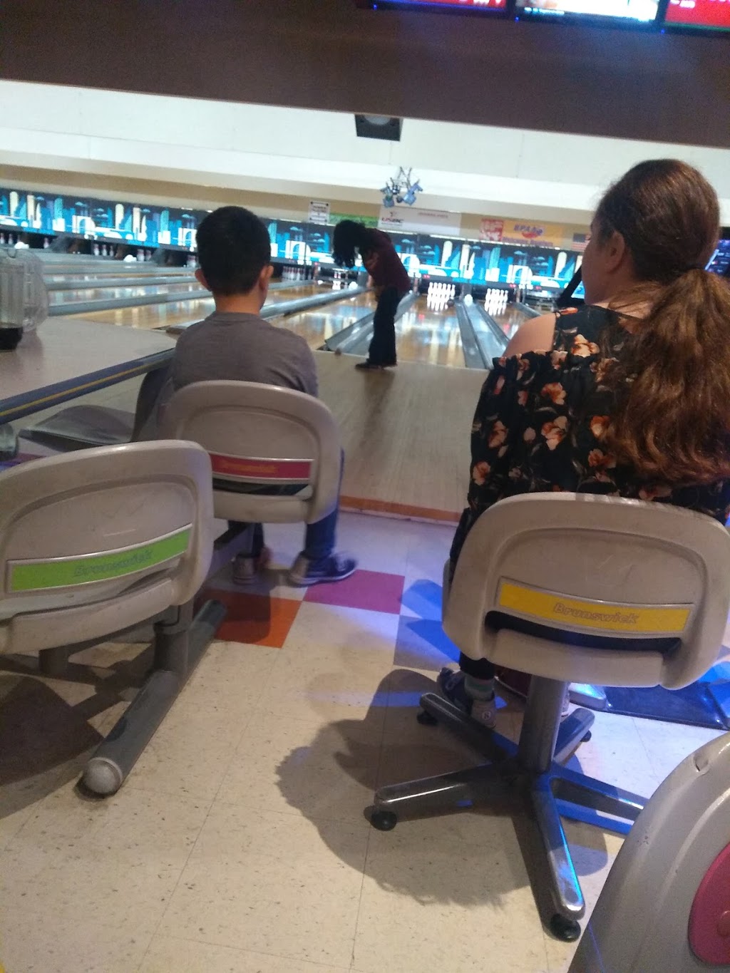 Park Bowl / Splitz Grille | 4175 Meridian St, Bellingham, WA 98229, USA | Phone: (360) 734-1430