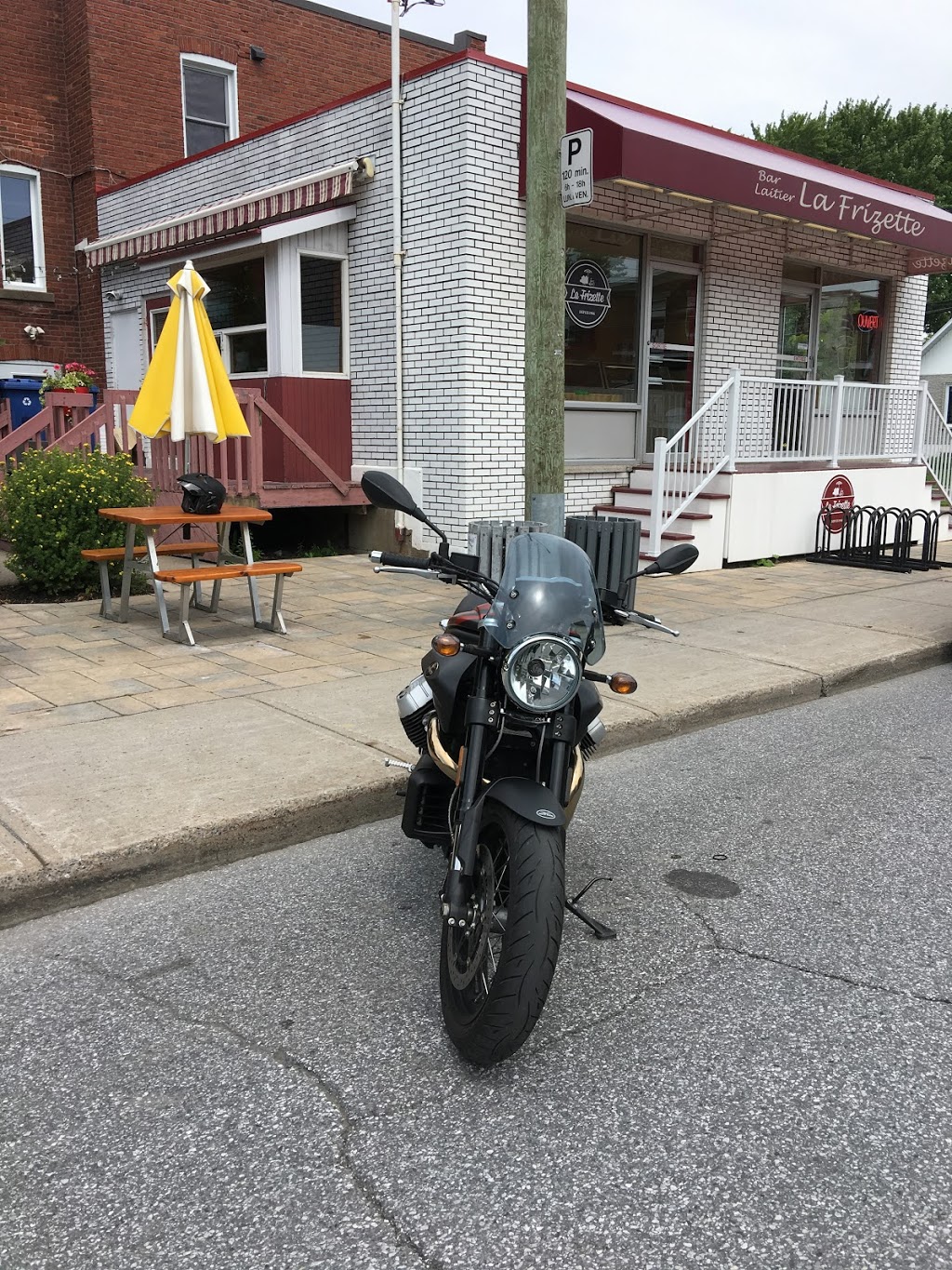 La Frizette | 147 Rue de Gentilly O, Longueuil, QC J4H 1Z3, Canada | Phone: (450) 442-1567