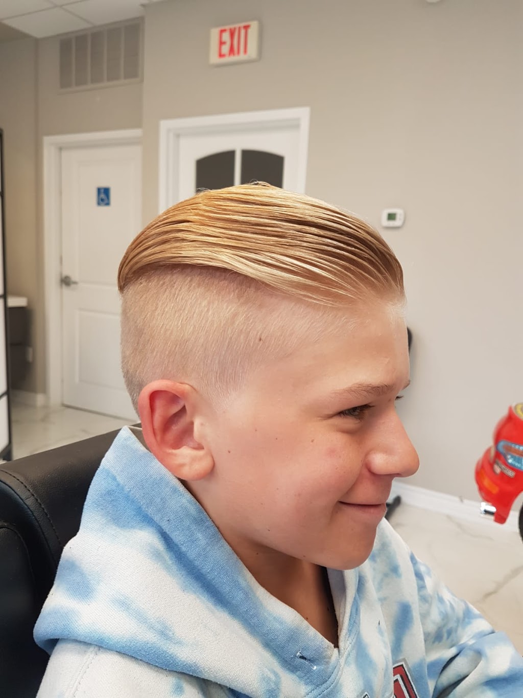 Abes Hairdesign Barbershop | 394 Plains Rd E, Burlington, ON L7T 2C8, Canada | Phone: (905) 632-2237