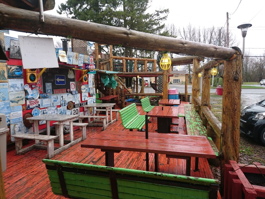 Cantine La Principale | 366 Rue Principale, Saint-Nazaire-dActon, QC J0H 1V0, Canada | Phone: (819) 392-2179